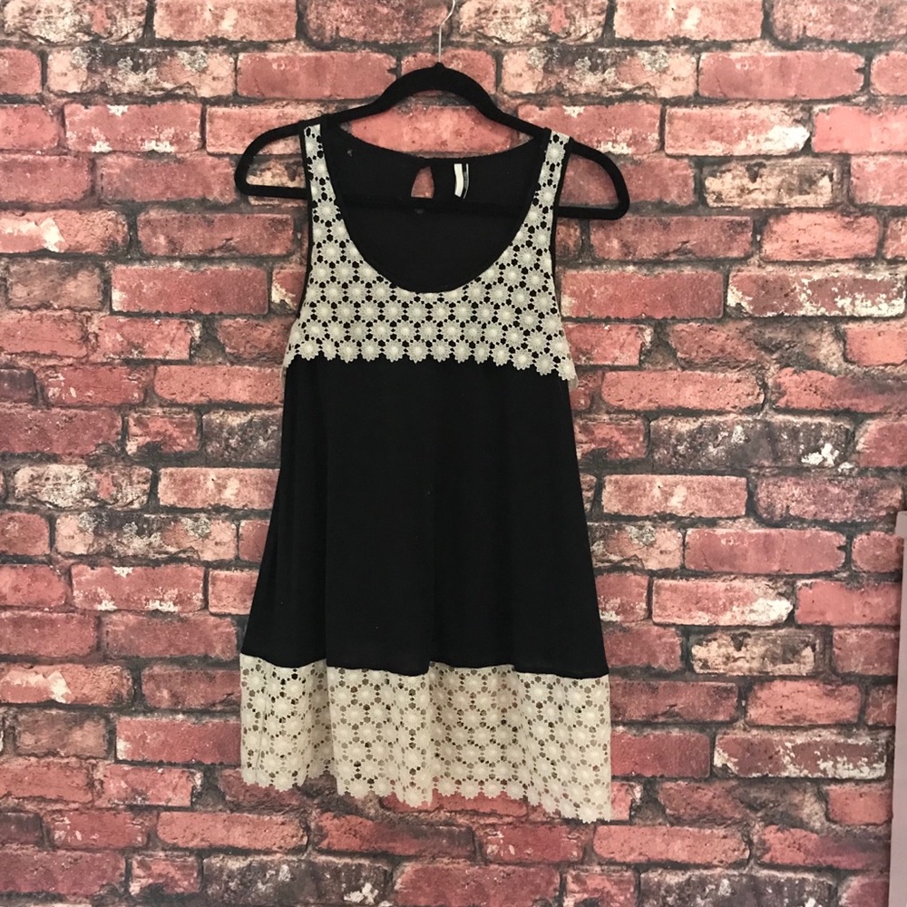 TOPSHOP Tunic with Embroidery in Black and White